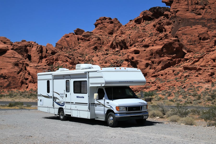 desert-rocks-rv-valley-of-fire-motorhome-winnebago-minnie-winnie_t20_KyaakV