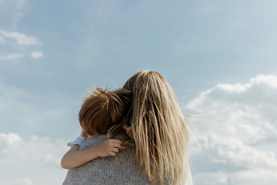 mom and child